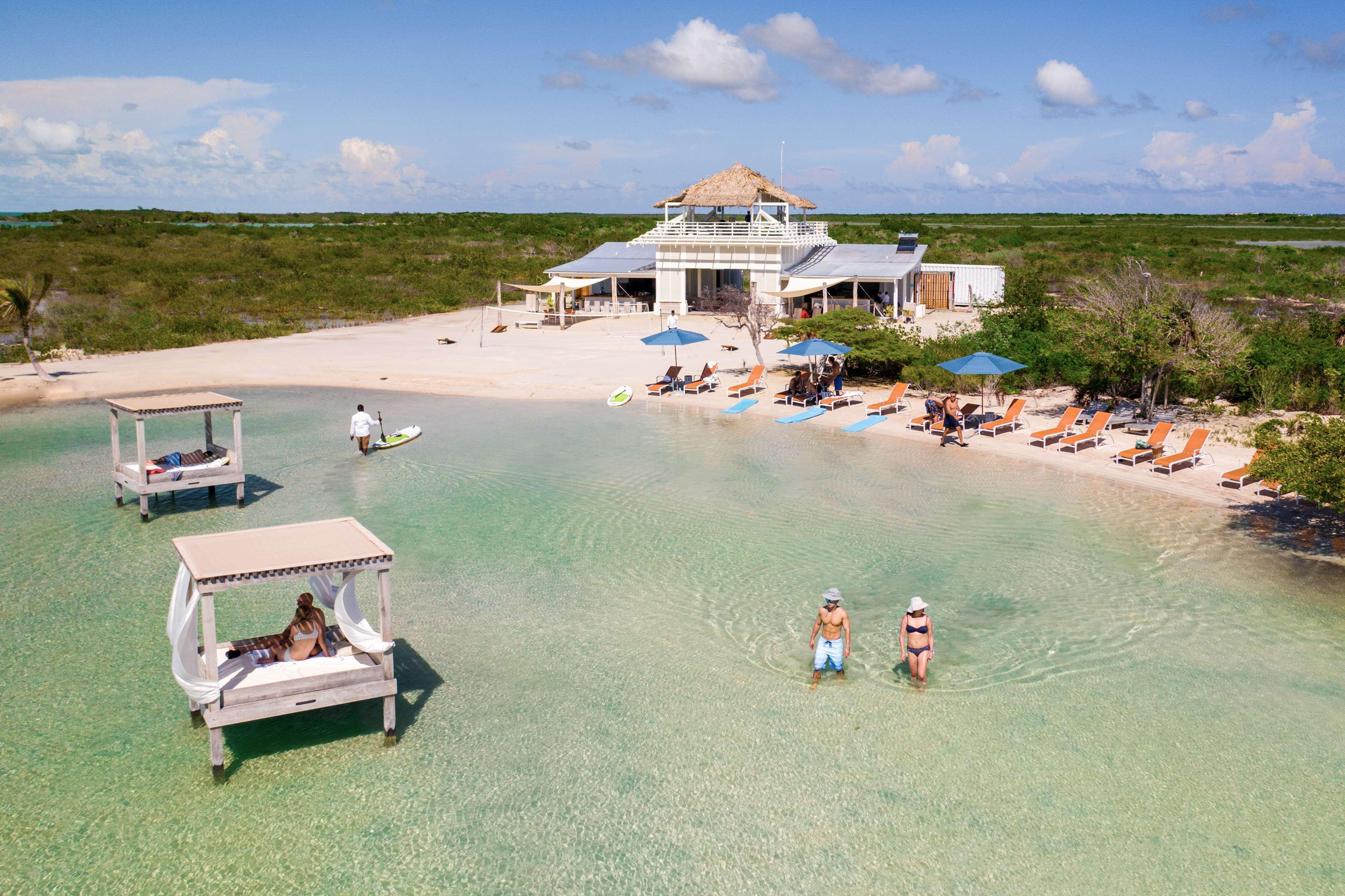 Mahogany Bay Resort And Beach Club, Curio Collection San Pedro  Esterno foto